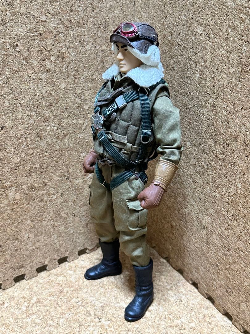 神戸一尺堂　1/6 日本海軍ゼロ戦パイロット 2 冬服バージョン　限定40体