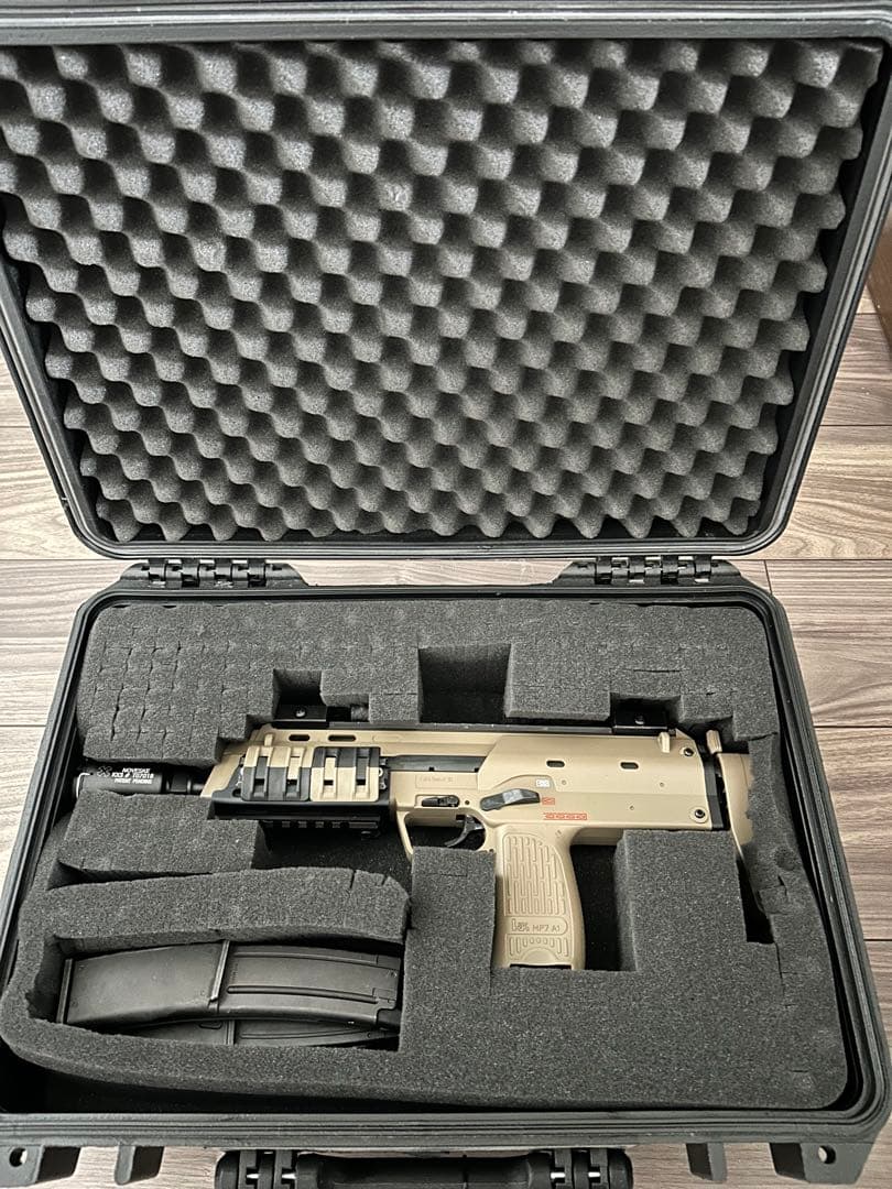 東京マルイ 希少MP7A1 ガスガン Sk11プロテクトツールケース付き