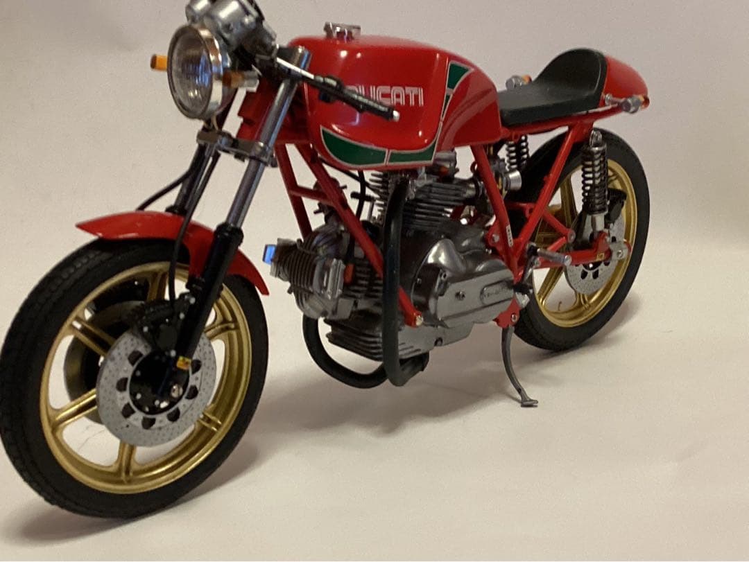 バイクプラモデル　族車　タミヤ1/12 ドゥカティマイクヘイルウッド　完成品