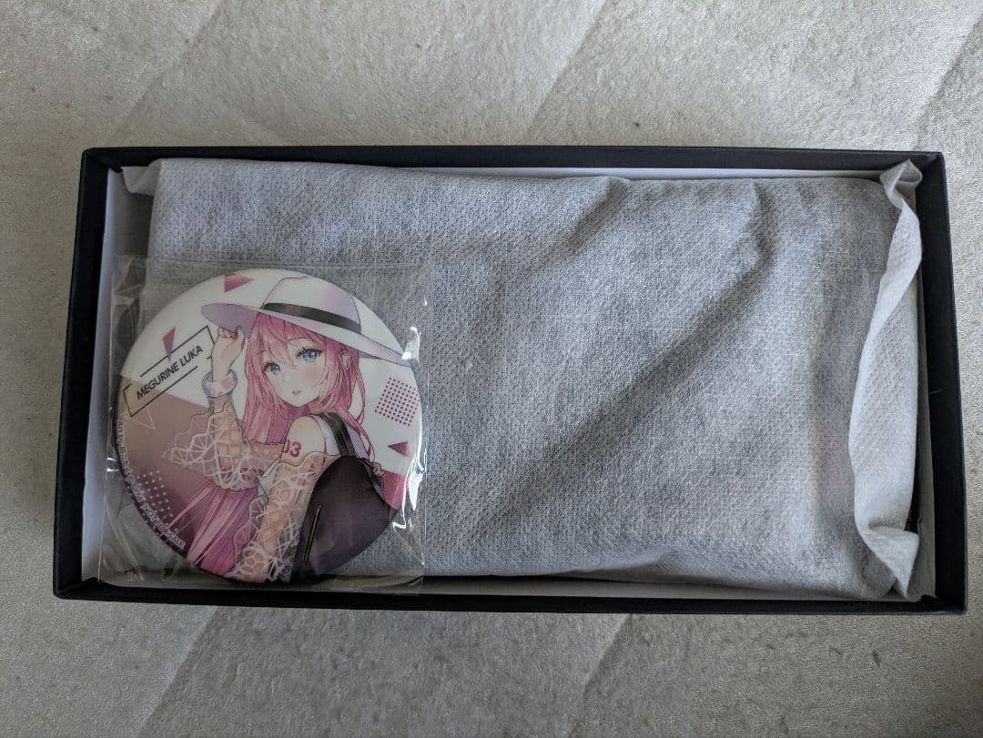 SOLWA 巡音ルカ財布　缶バッチ付属