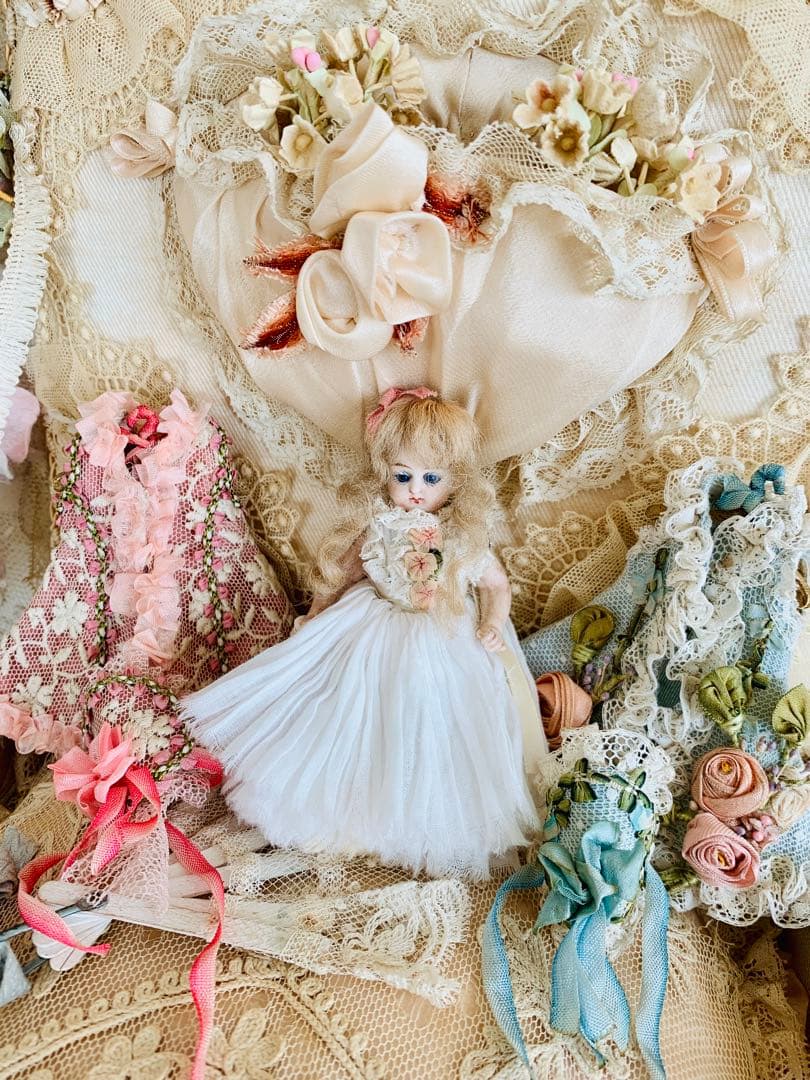 ※ réservé※ロココ装飾プレゼンテーションボックスミニョネットビスクドール