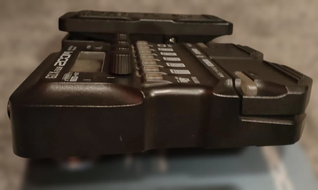 ZOOM G1X FOUR 中古