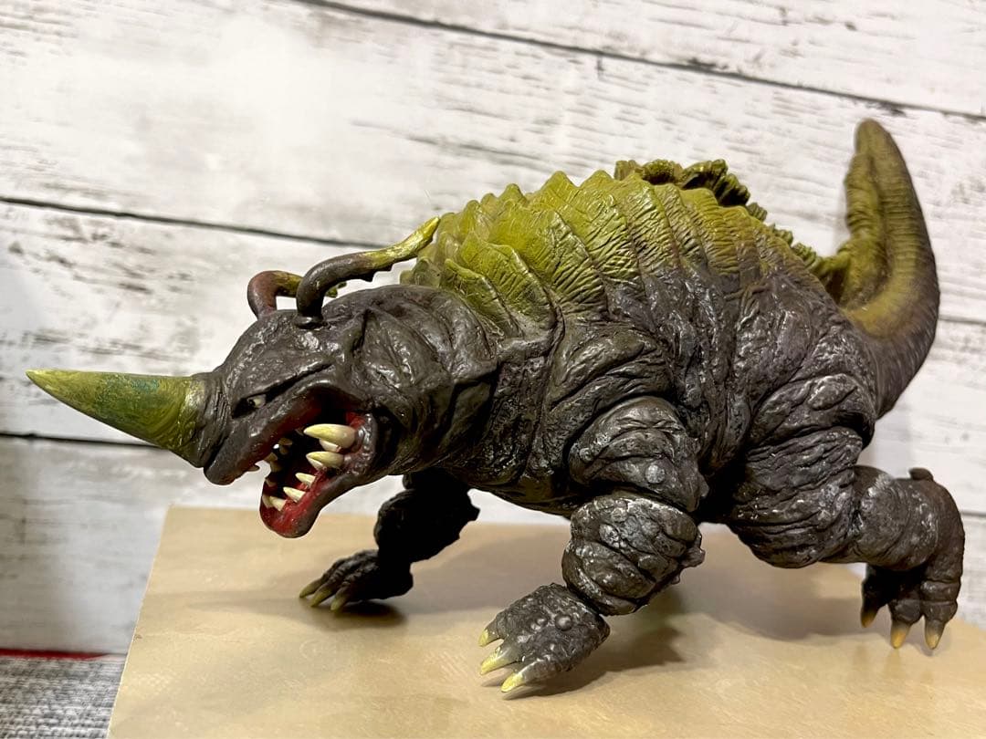 エクスプラス　ネロンガ　改造リペイント完成品