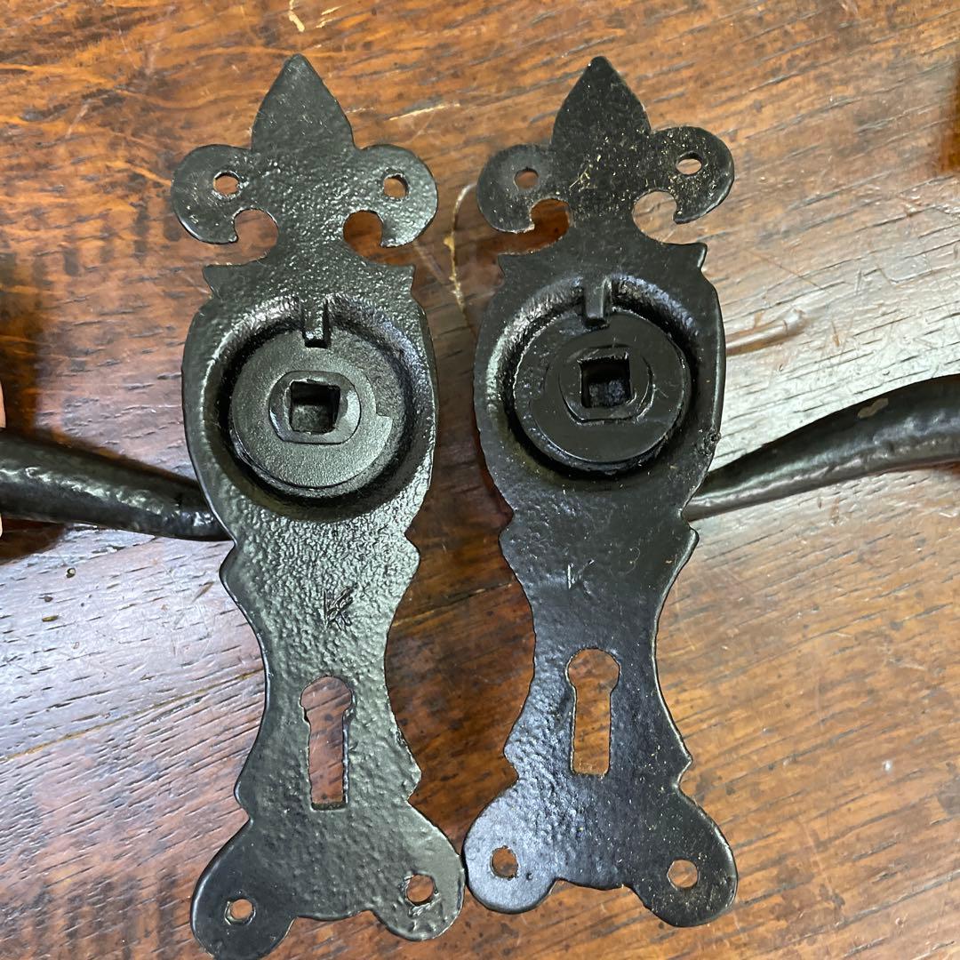 イギリスカークパトリック社製 アイアンのドアノブ ドアハンドル 鋳造で作る本物