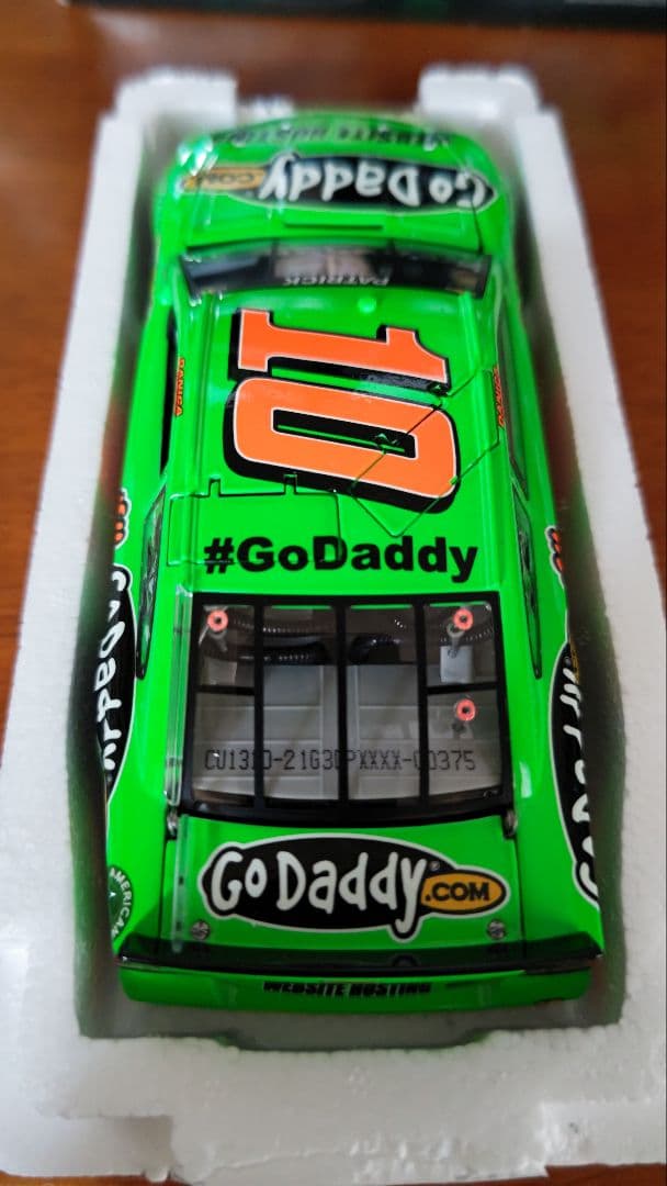 GoDaddy ダニカ・パトリック #10 ミニカー 2013年