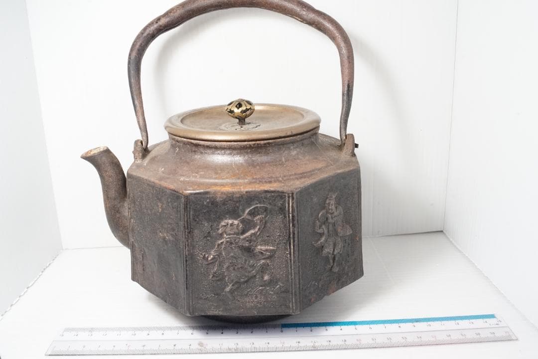 鉄瓶　上田照房　金龍堂　八角形　側面に絵柄