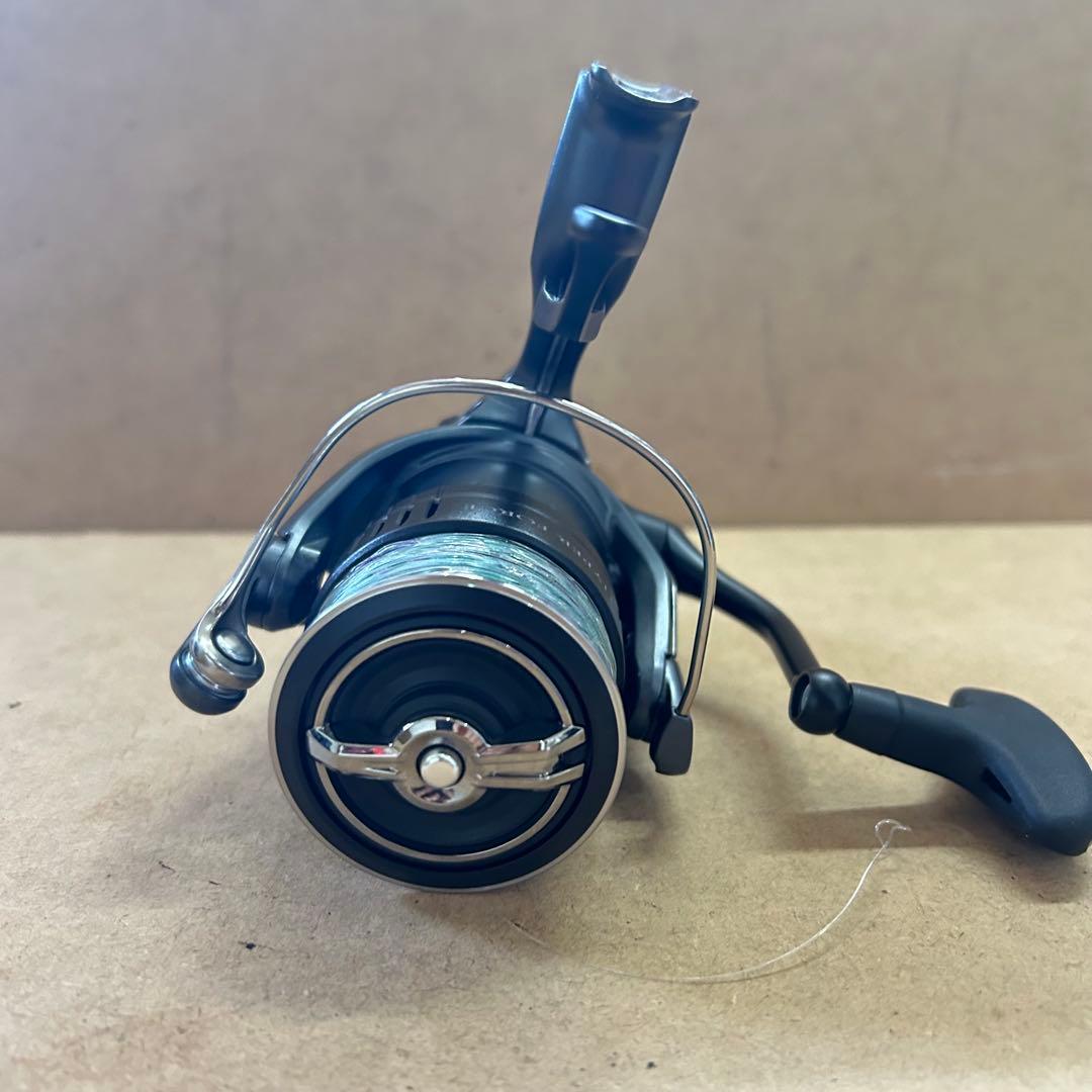 【美品】シマノ 23 ハイパーフォースLB C3000MHG リール