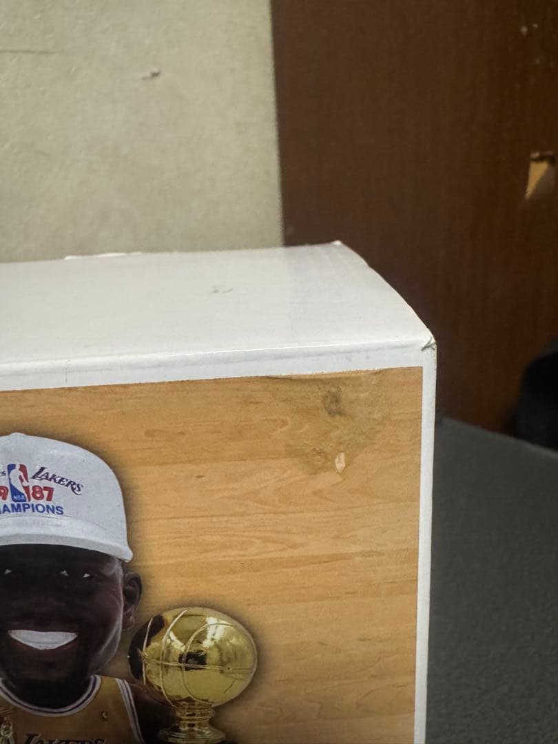 ロサンゼルス・レイカーズ フィギュア マジック・ジョンソン32番