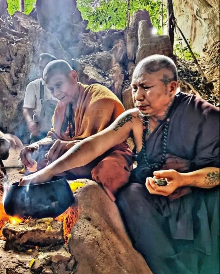 【限定1】クイーンバージニア　チャーム魅力、愛情、幸運 プラクルアン