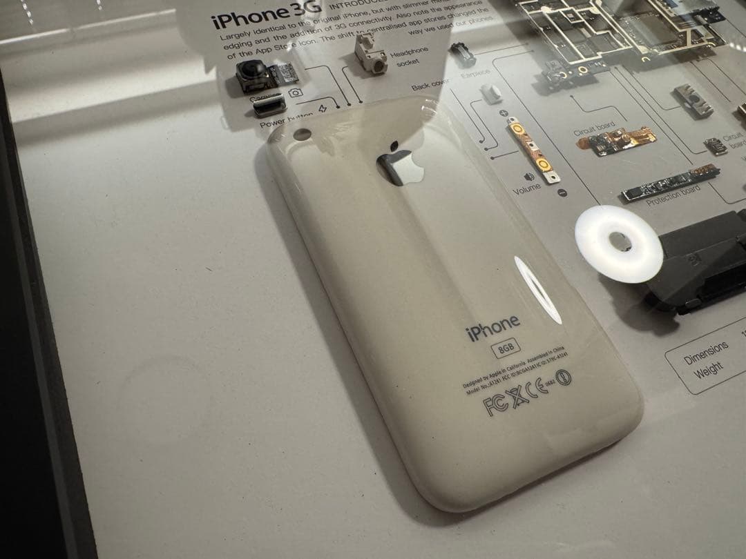 【GRID】 アップルiPhone 3Gホワイト分解標本フォトフレームApple