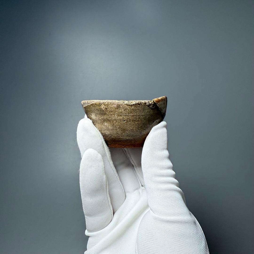 桃山〜江戸前期　古唐津　ぐい呑み　枇杷色釉　梅花皮　古美術　蒐集家　枯れの美