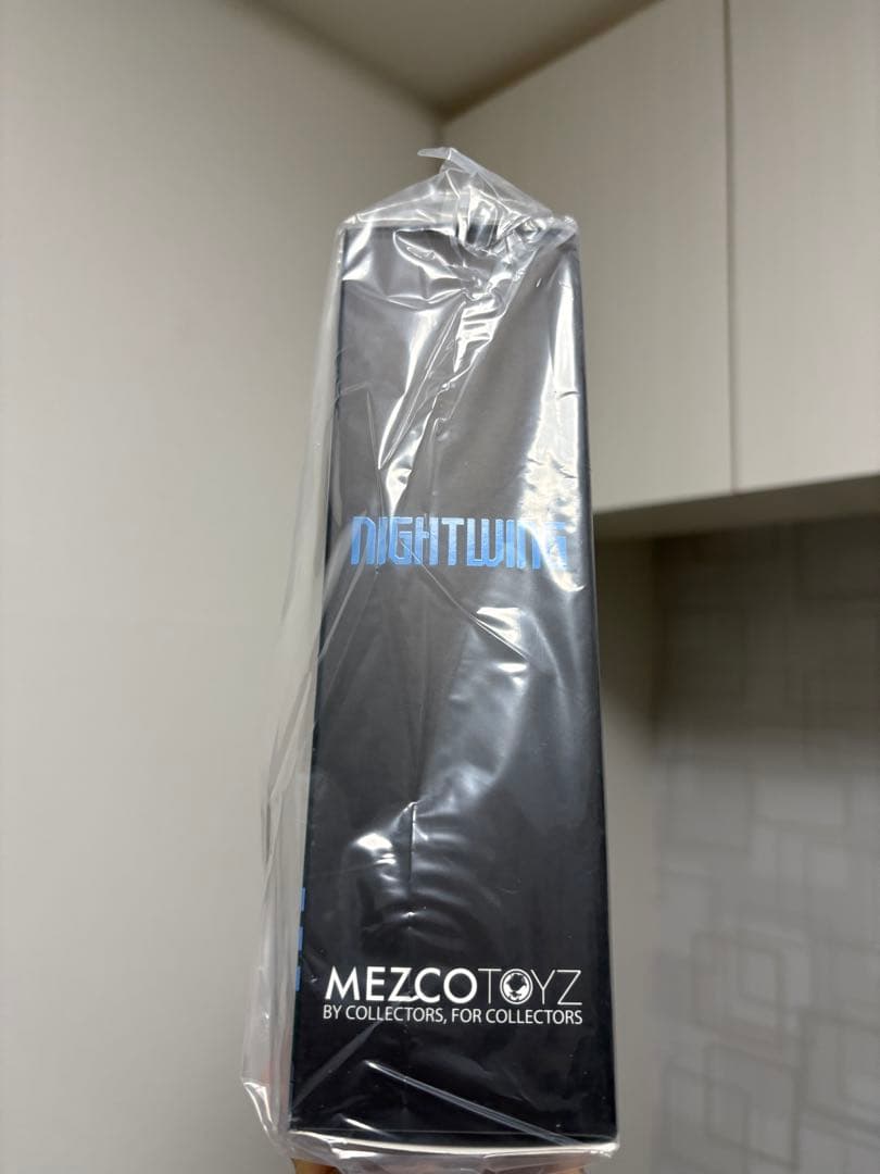 mezco メズコ ナイトウィング nightwing アクションフィギュア