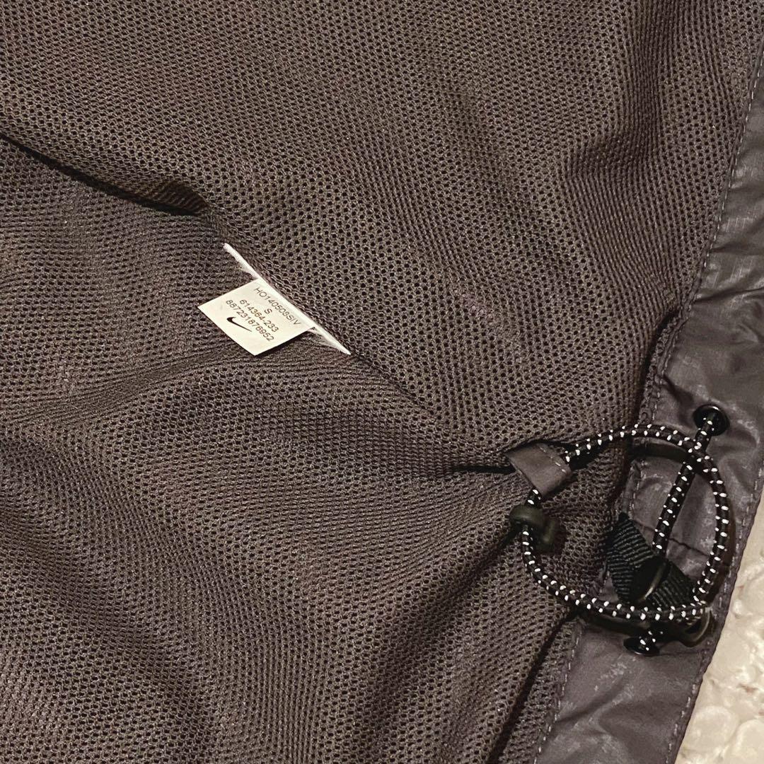 【美品】NIKE ナイキ ウィンドブレーカー パーカー 軽量 撥水 ランニング