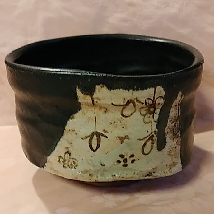 豪快 圧巻の黒織部 沓(くつ)茶碗！ 時代 江戸後期 骨董アンティーク