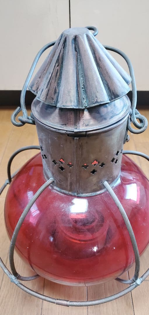 レトロ 赤いランタン　船舶灯