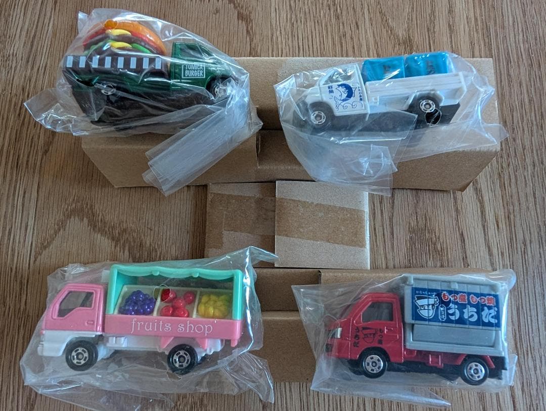 トミカ　　あつまれ！　トミカのたべものやさん　TOMICA