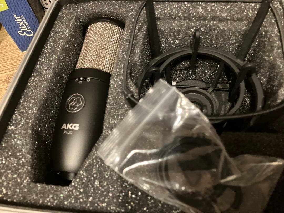 AKG ( アーカーゲー )P420 コンデンサーマイク　ミニスタンド・ケーブル