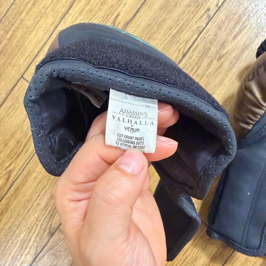 激レア Venum アサシンクリード ボクシンググローブ