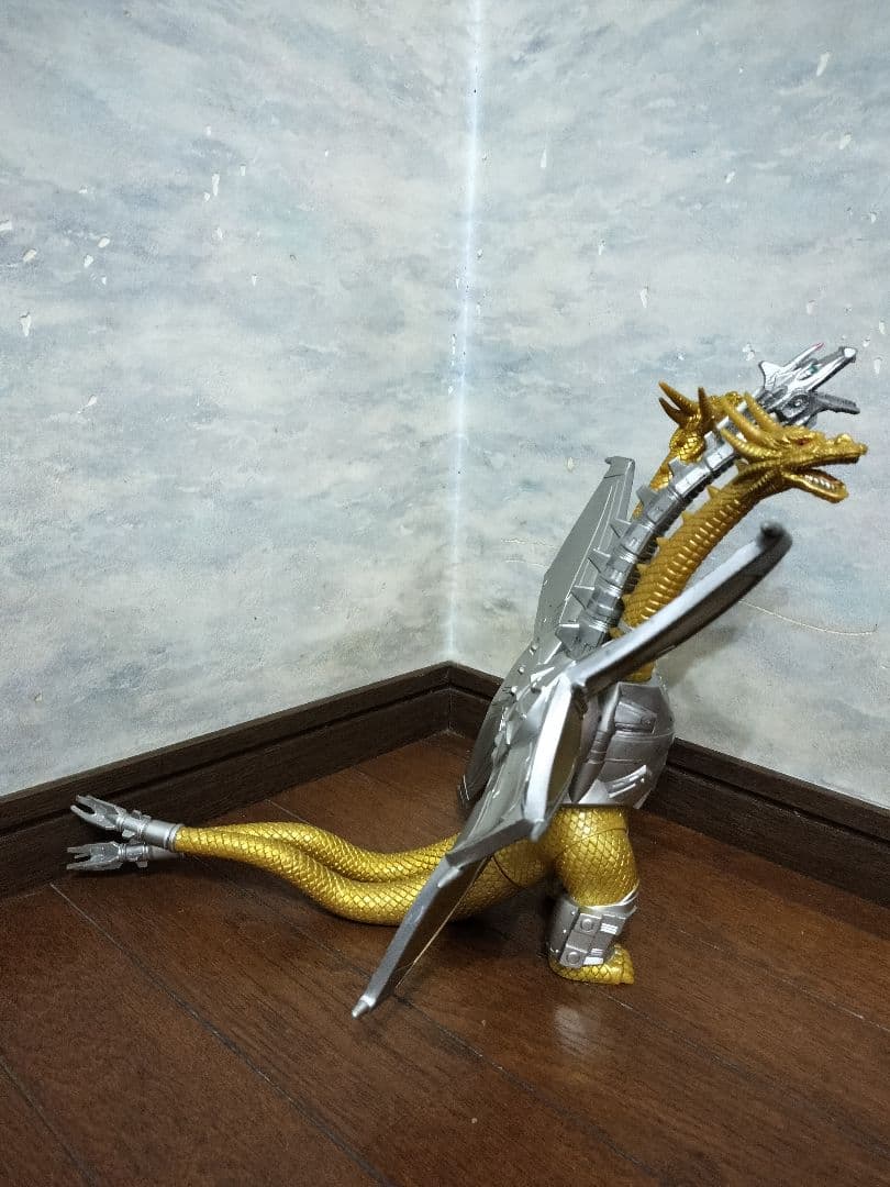 メカキングギドラ　東宝　BANDAI　1991　金色　(FOREVER版？)
