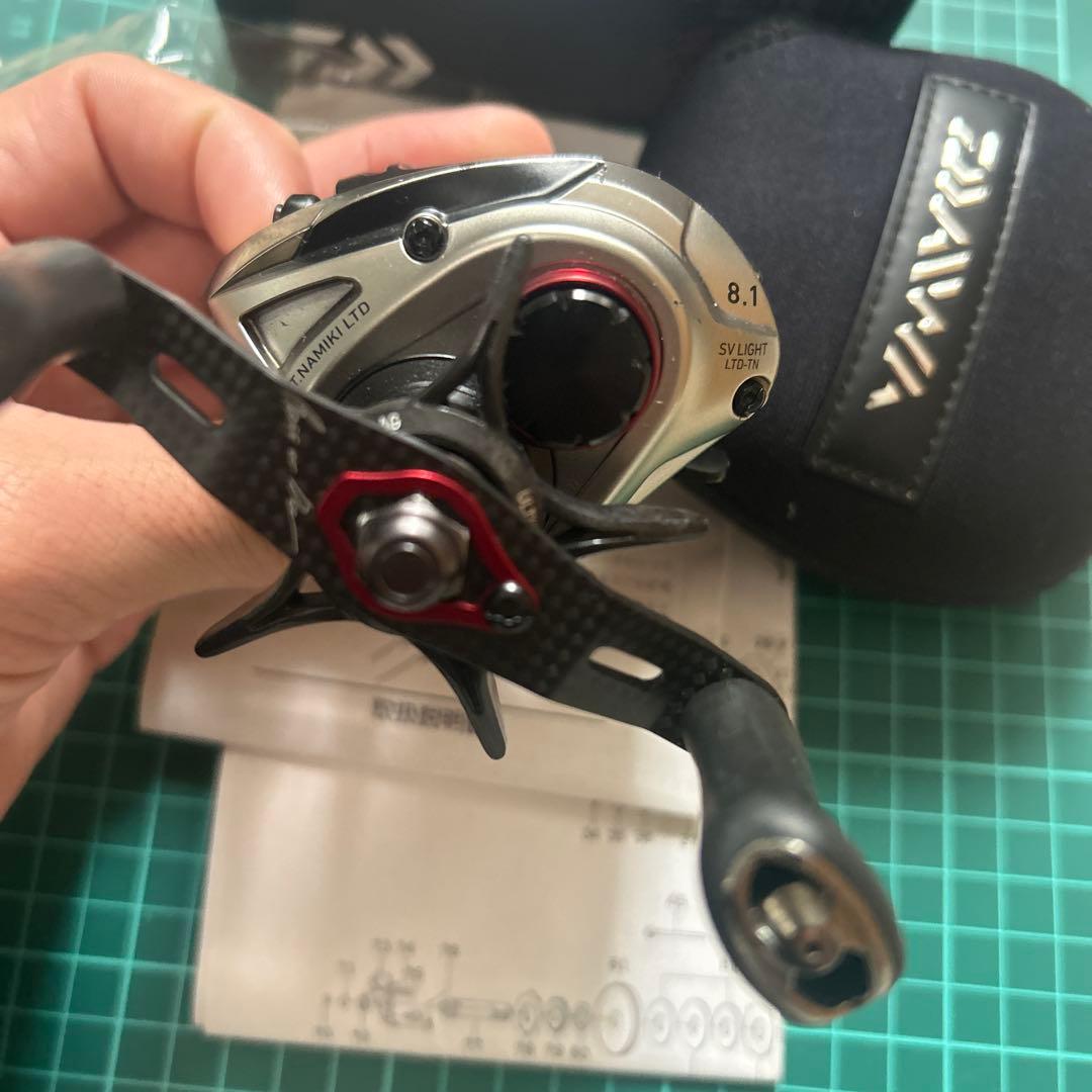 リール SV LIGHT LTD 8.1L-TN