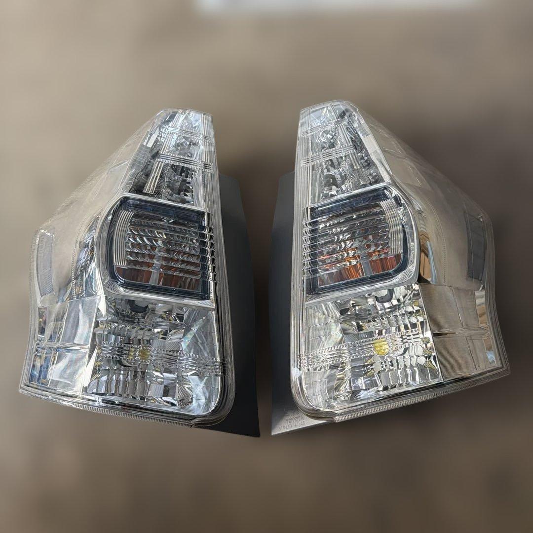 プリウスアルファ  ZVW41 プリウスα  テールランプセット