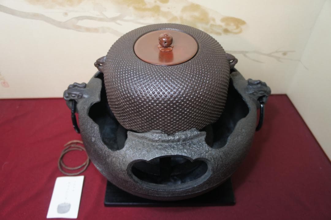 ☆美品 茶道具 未使用 尾垂釜 やつれ(窶れ)風炉 欠風炉 五徳 料込み
