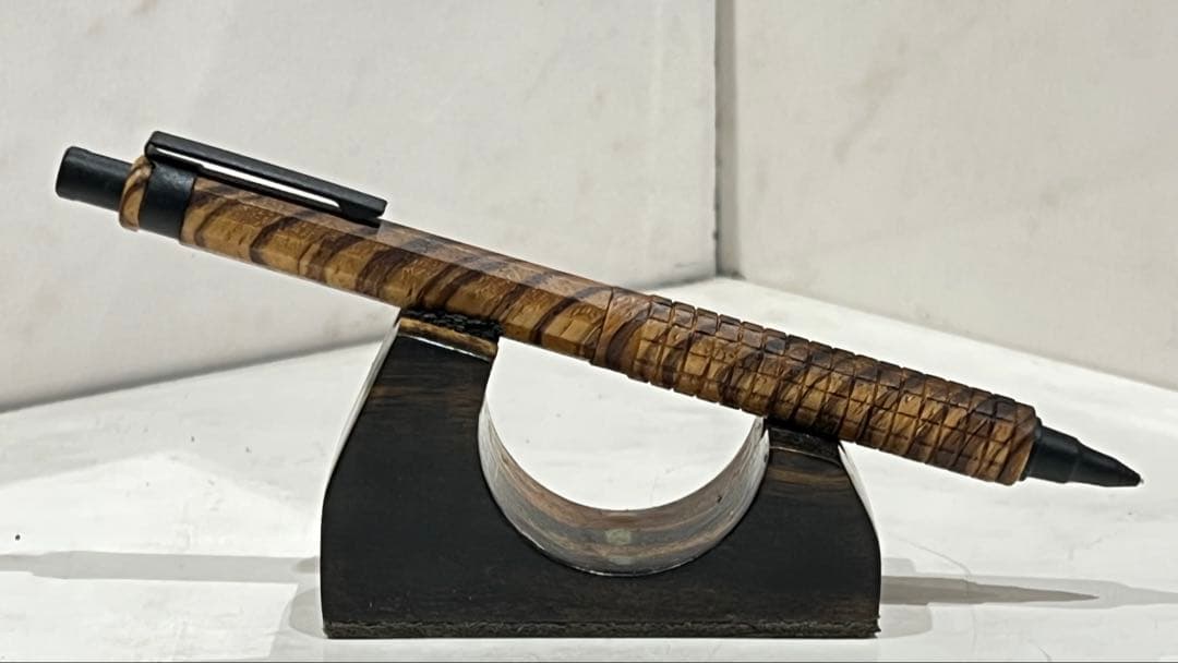 aikok　orenznero支給　ゼブラウッド12角軸　格子何グリップ