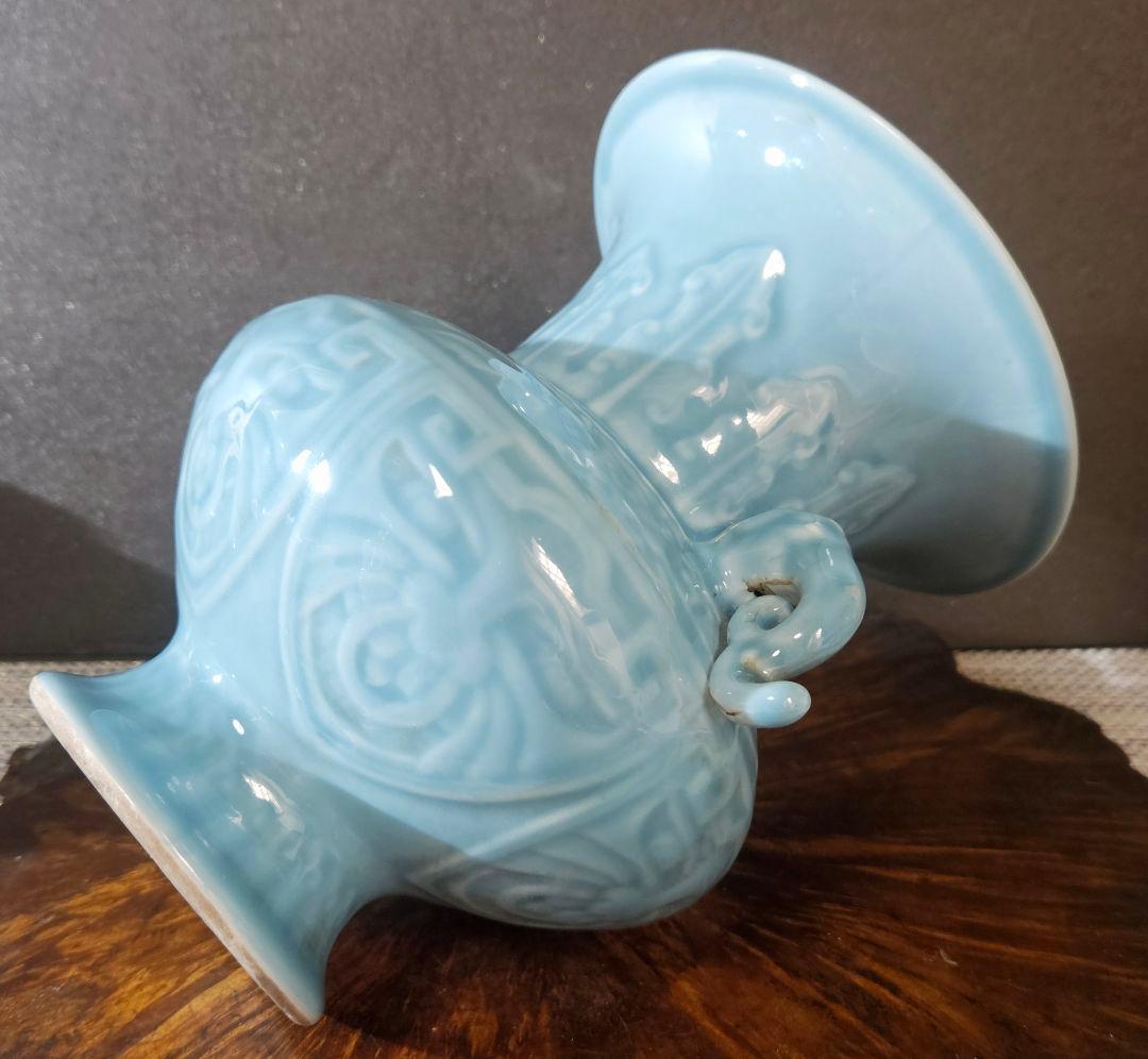 中国美術　中国陶磁器　青天釉　青磁 大清乾隆年製銘　双獣耳　唐草獣面図　 壺　罐