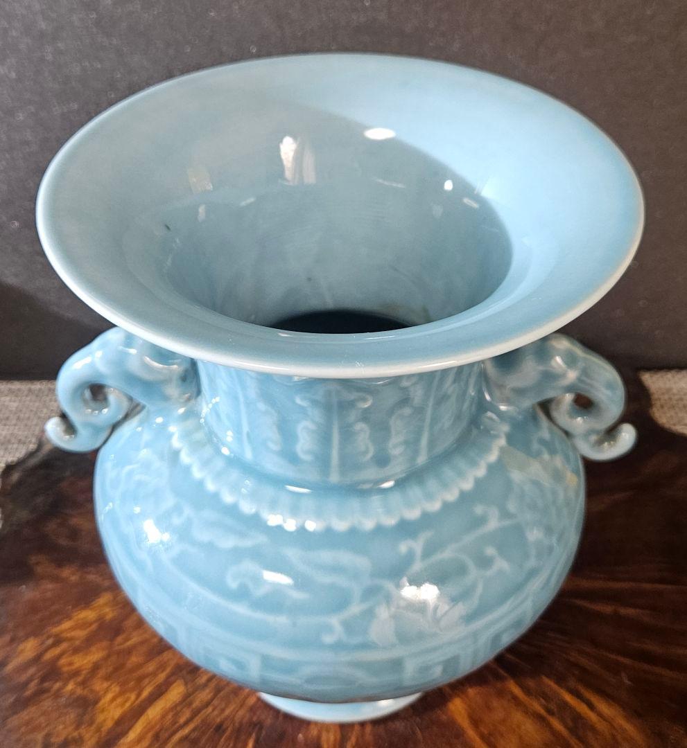 中国美術　中国陶磁器　青天釉　青磁 大清乾隆年製銘　双獣耳　唐草獣面図　 壺　罐