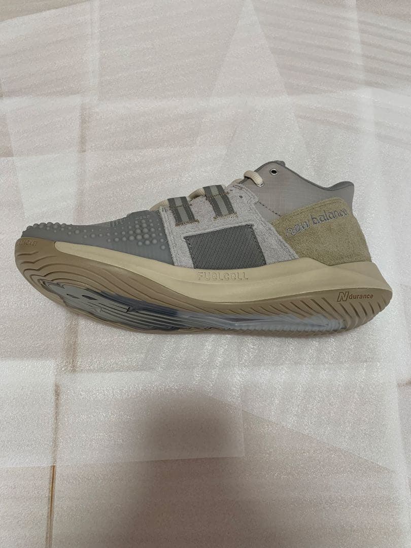 テニスシューズ　ニューバランス限定モデル　UCHCOCOH