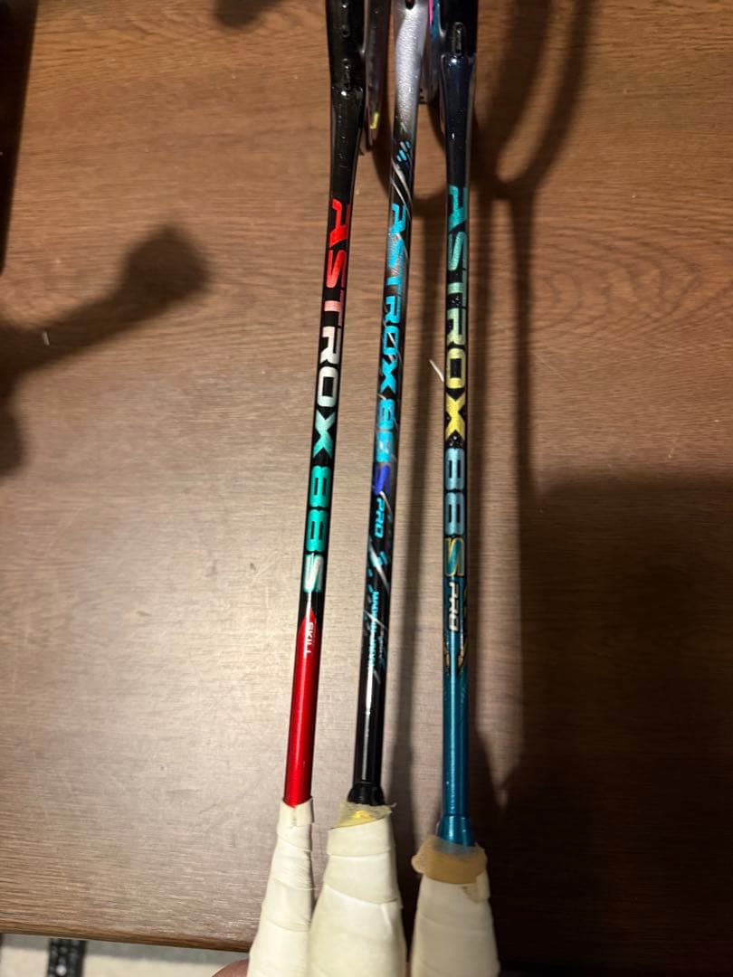 ASTROX 88 sバドミントンラケット3本セットヒビあり