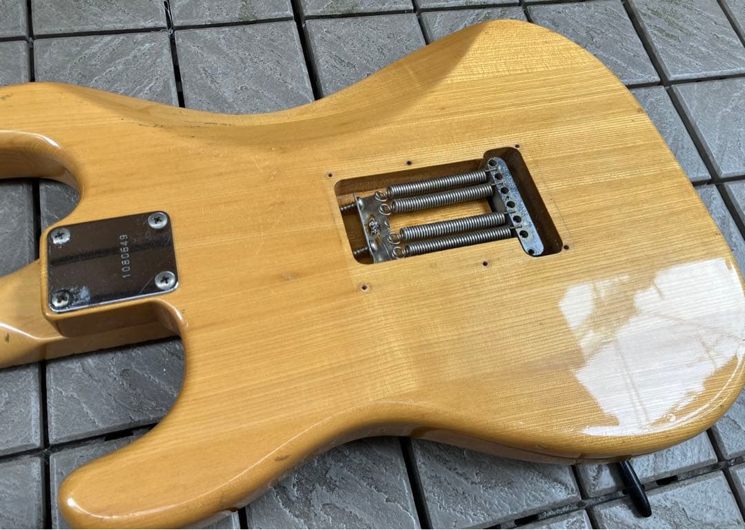 Aria pro Ⅱ ストラトキャスター ラージヘッド SSH Nカラー