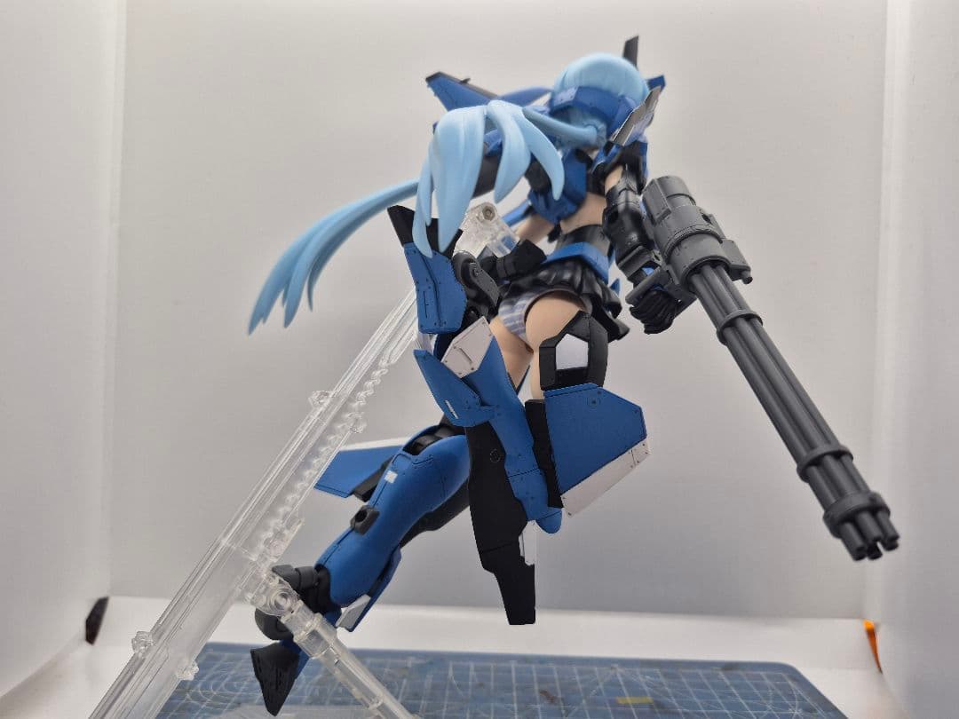 フレームアームズガール　スティレット　グランデスケール　塗装済み