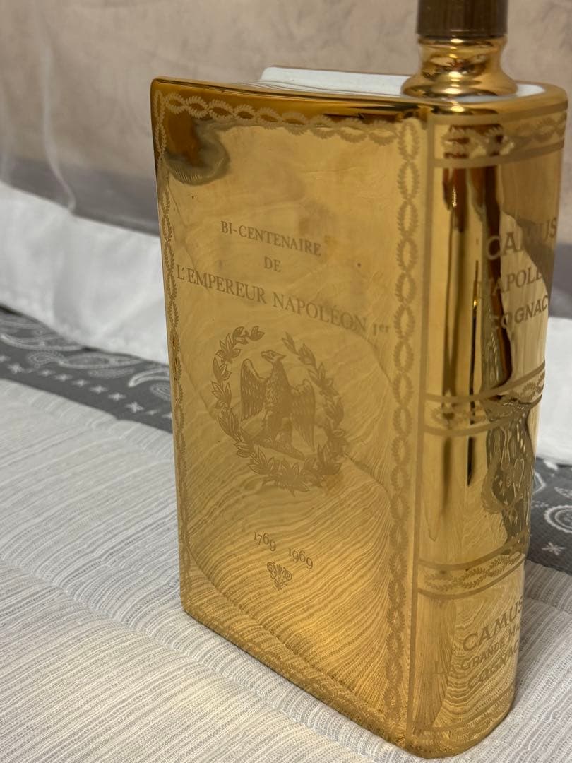 【未開栓】カミュ ナポレオンブック ゴールド 700ml 替栓付き＆ミニブック付