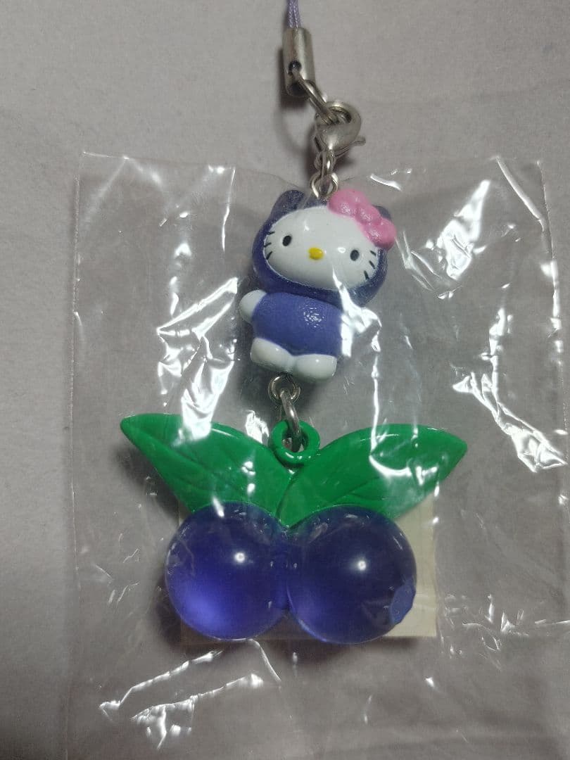 ハローキティ　2005年　フルーツバージョン　ストラップ　ブルーベリー