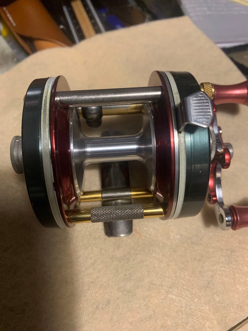 ま*る様 五十鈴 BC700 ベイトリール　五十鈴工業　ブライトリバーABU50