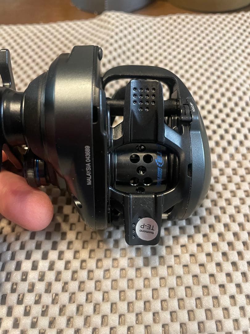 I シマノ　 SLX BFS ベイトリール