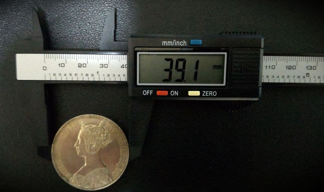 イギリス ゴチッククラウン アンデシモ 1847年 銀貨(銀貨保証)