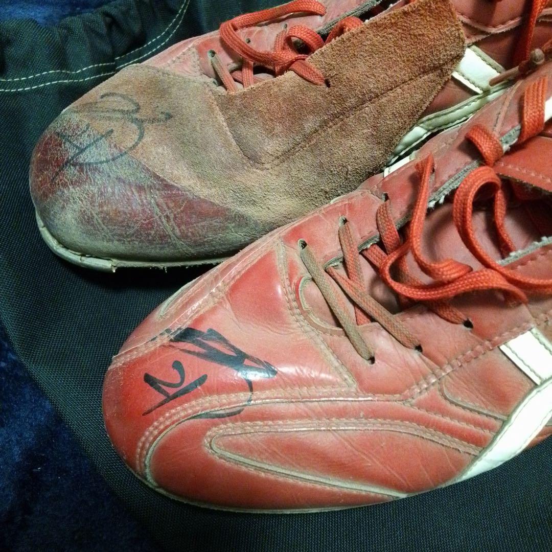 広島カープ　中崎(中﨑) 実使用スパイク　直筆サイン入り