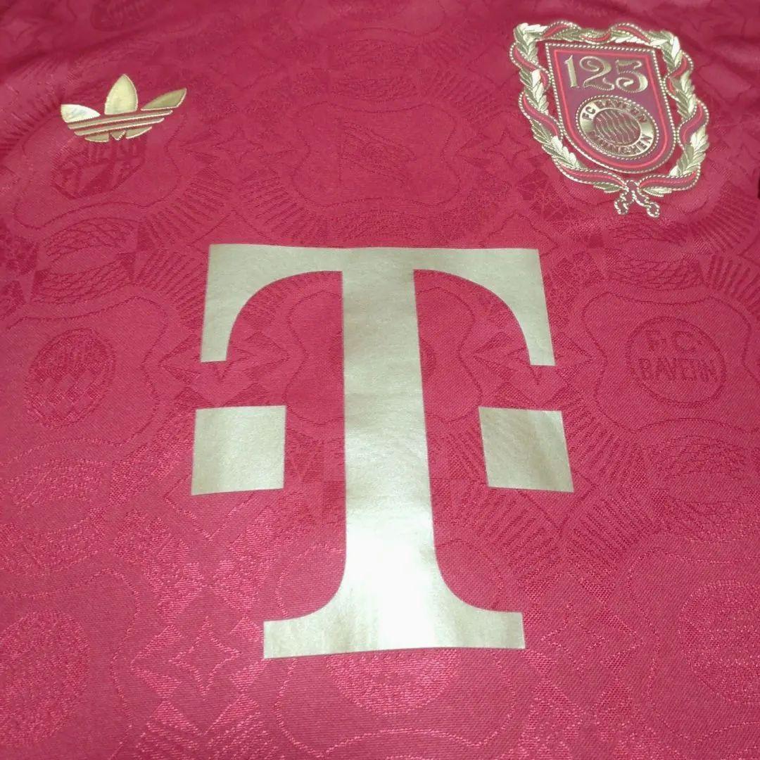 FC Bayern München 125周年記念ユニフォーム