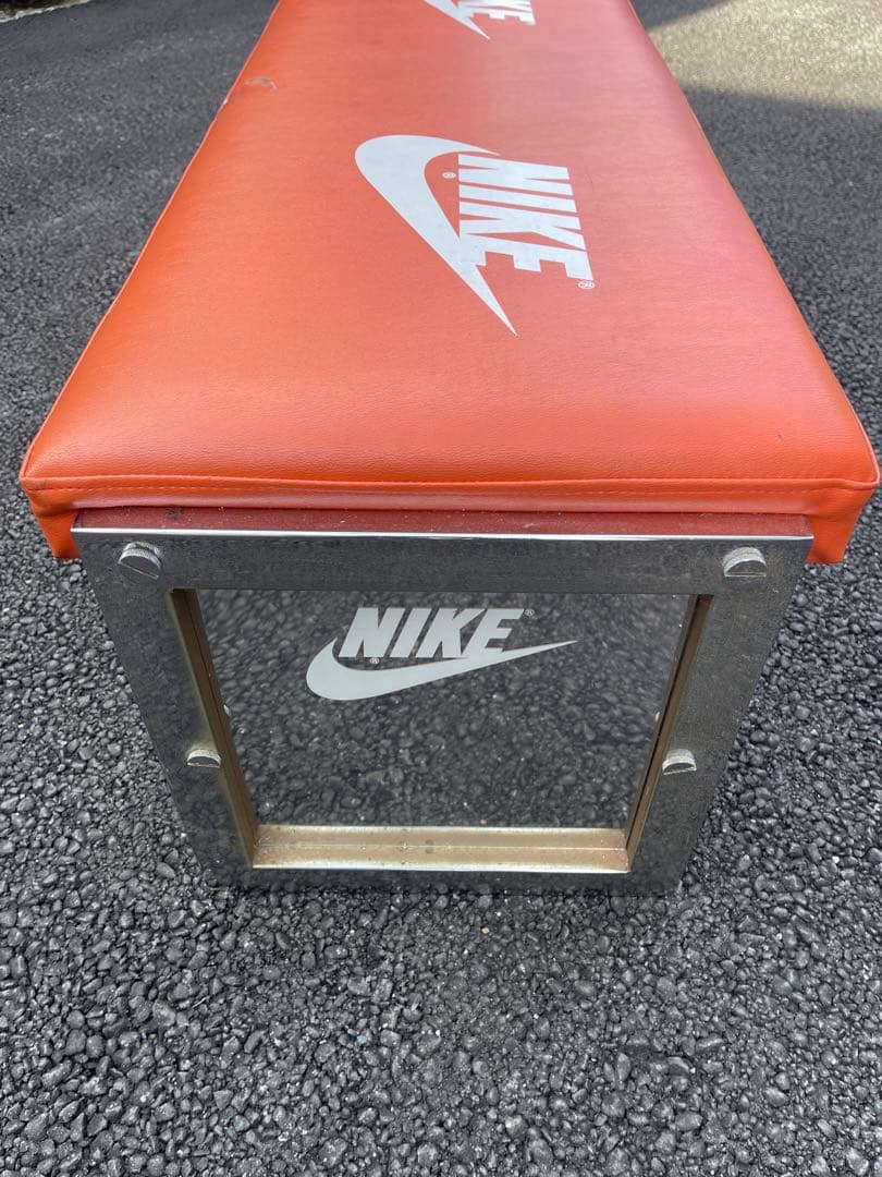ウエイトトレーニング NIKE fitting chair