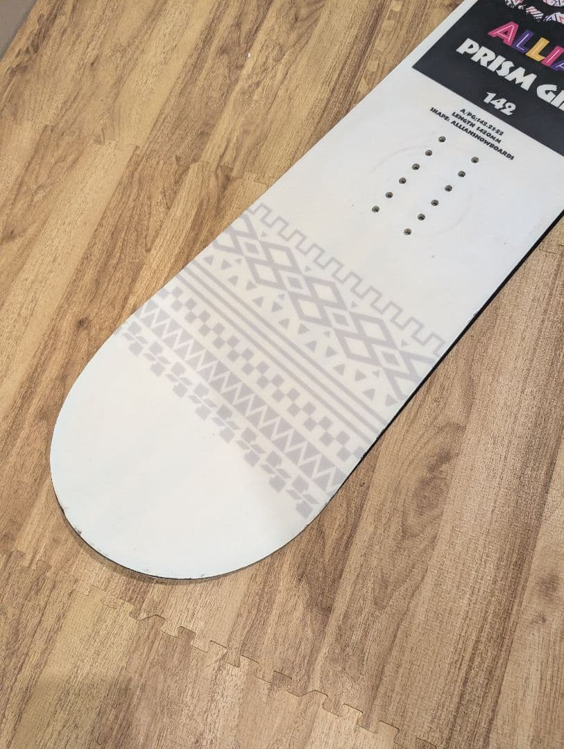 最高峰　レディースボード　ALLIAN prismgirl 142cm