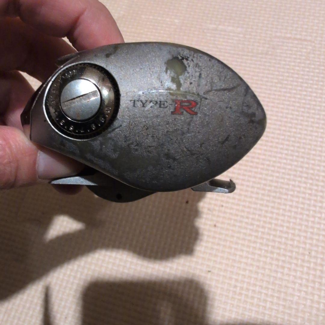 TYPE-R ベイトリール メガバスシルバー コルクハンドル