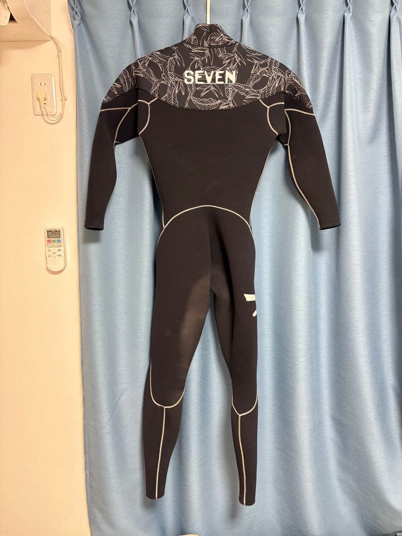 SEVEN ウェットスーツ