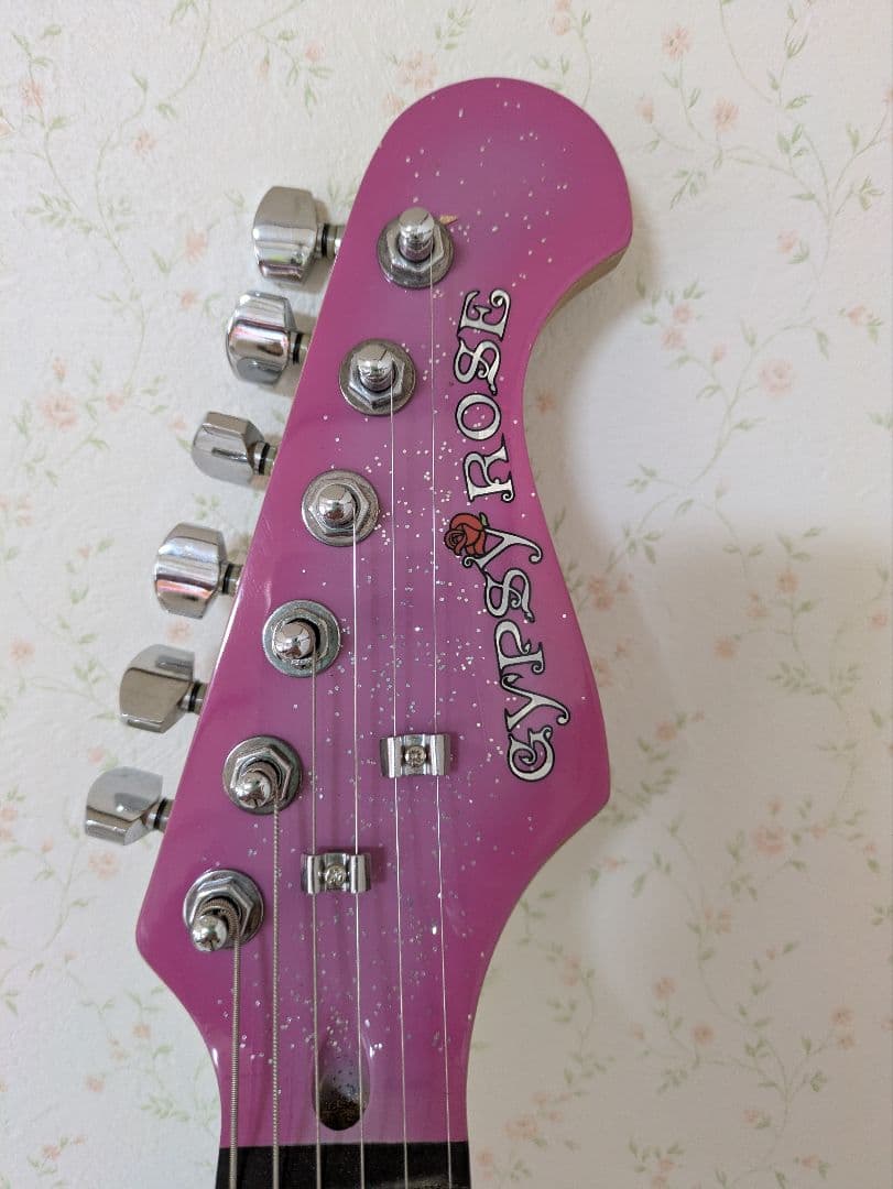 Gypsy Rose ジプシーローズ　ピンクエレキギター　ストラトタイプ
