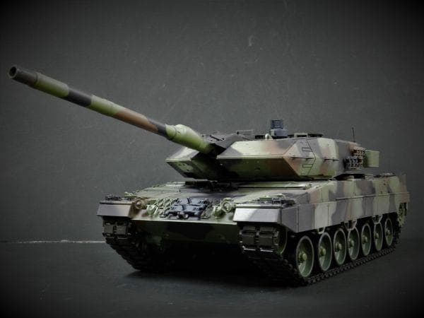 Heng Long 2.4GHz 1/16 ドイツ主力戦車 レオパルト2 A6