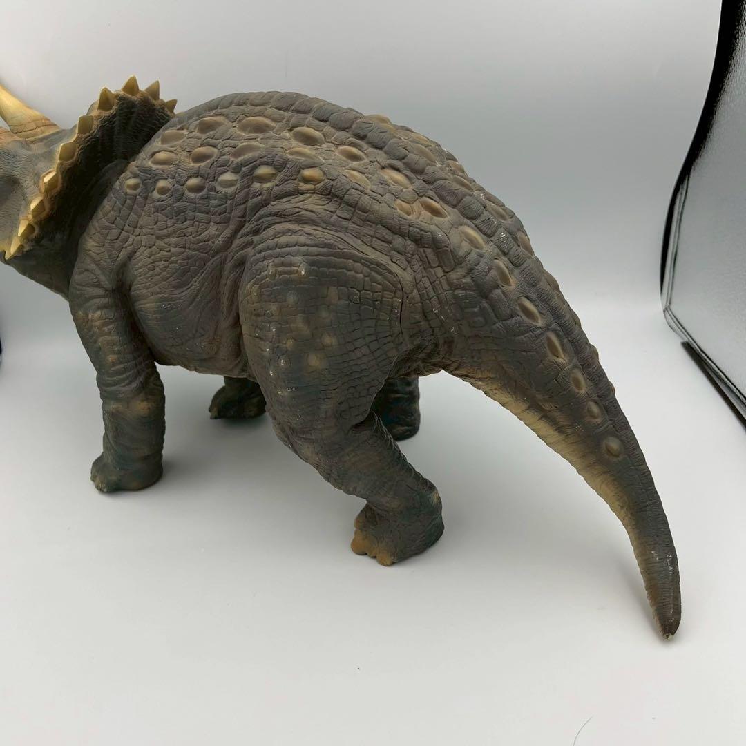 ツクダホビー　ジュラシックパーク　トリケラトプス　フィギュア　ワールド　完成品