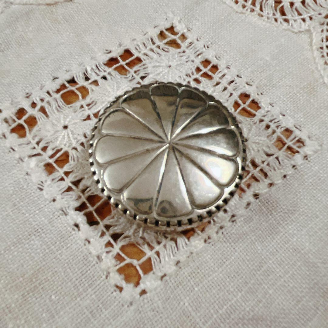 シルバー　シンプルで美しいピルケース