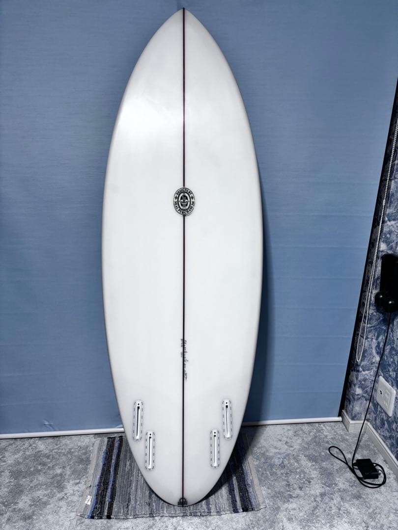 まぁまぁ美品　NEAL PURCHASEサーフボード5.5