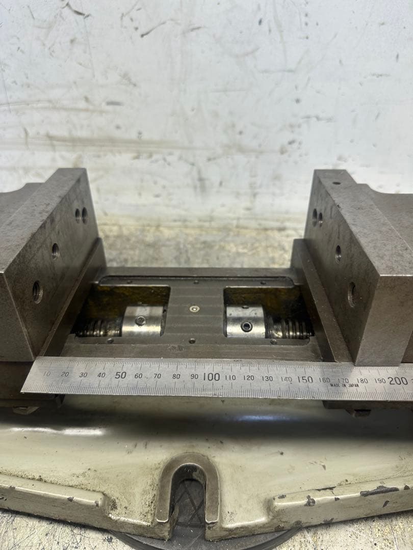 両締めマシンバイス　150 津田駒